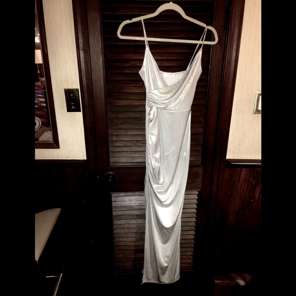 NWOT Blue Blush metallic side slit, ruched maxi - Picture 3 of 8